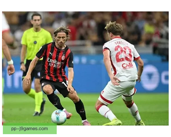 AC米兰奋力拼搏赛季收官力夺意甲联赛亚军荣耀