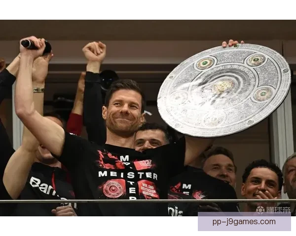 哈维阿隆索坚守勒沃库森助力球队争夺新赛季荣耀