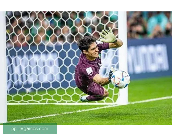 布努沙特赛场屡演点球神扑力保新月城门不失成球队定海神针传奇