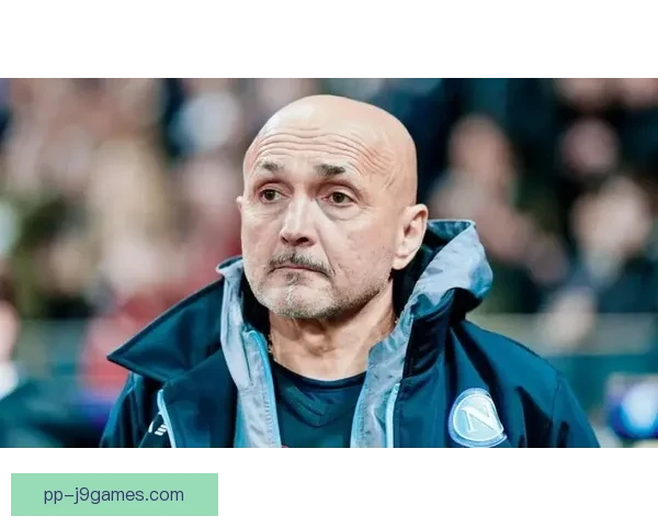 斯帕莱蒂带领那不勒斯历史性夺意甲冠军庆祝荣耀时刻