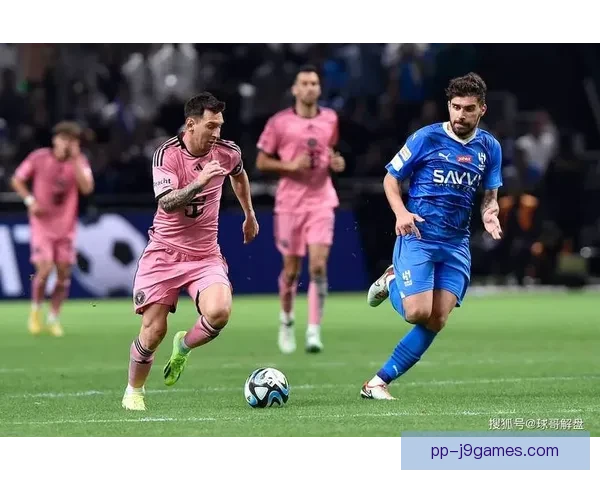 沙特联利雅得新月宣布正式签下曼城边后卫坎塞洛强化阵容