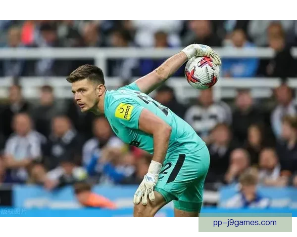 纽卡斯尔联门将波普肩部手术康复顺利预计下月重返赛场