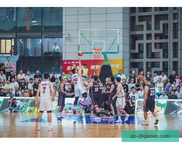 沿海城市球队快攻空中接力暴扣，主场瞬间沸腾